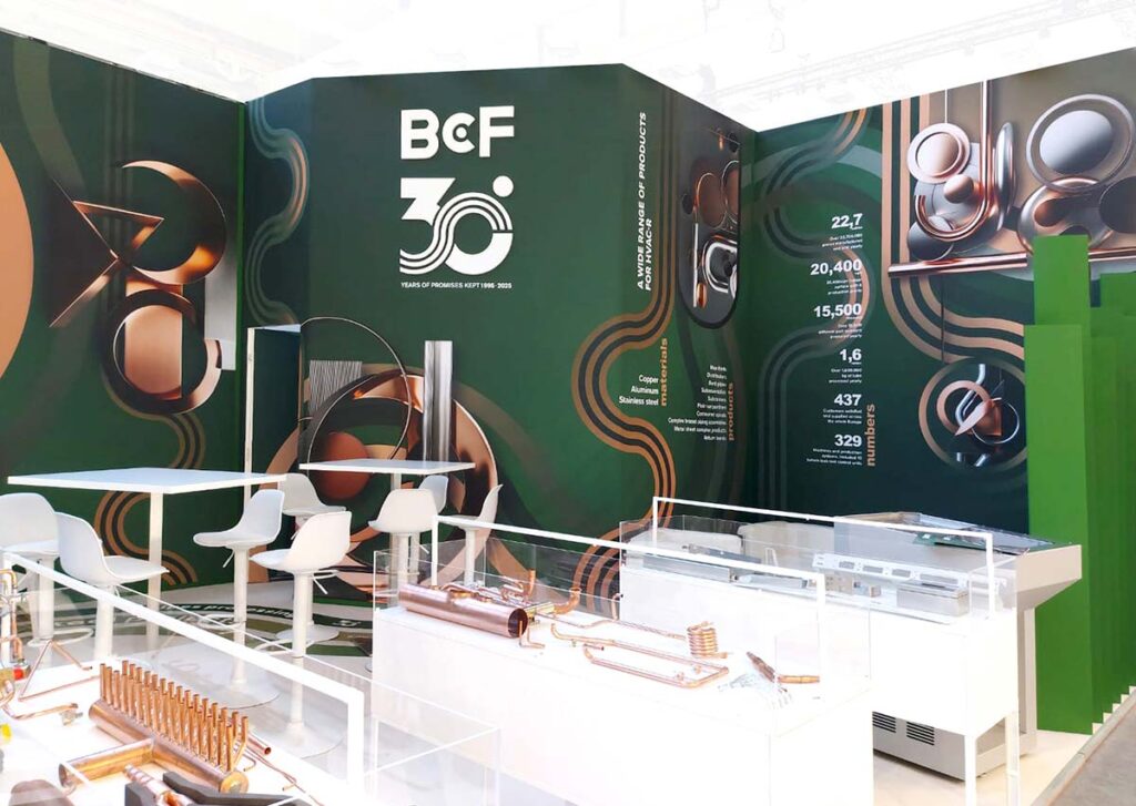 Stand fieristico aziendale BCF Italia Udine per ISH Frankfurt con logo 30 anni