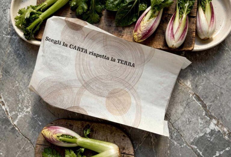 Campagna visual per packaging alimentare Adercarta con sacchetti, carte, food photography e styling di prodotto